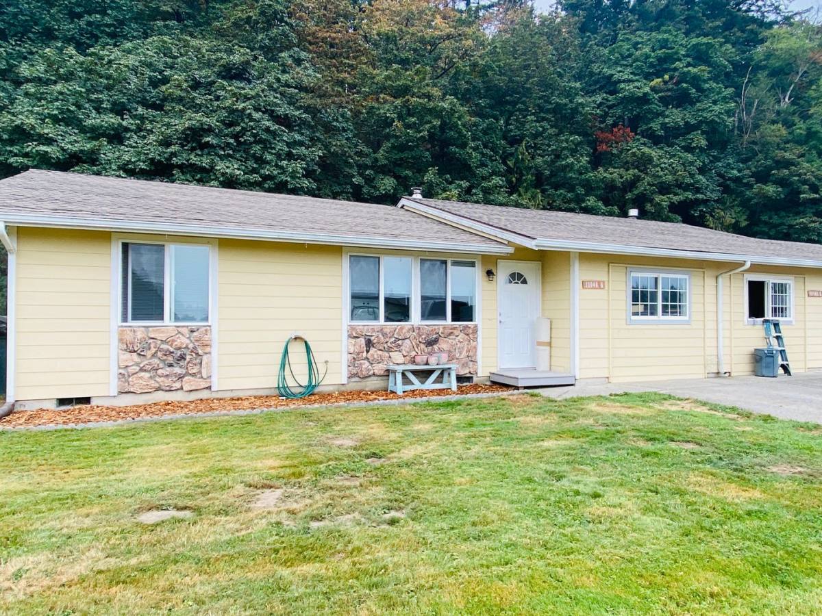 Apartment for rent at 11040 N Skagit St, Burlington, WA 98233