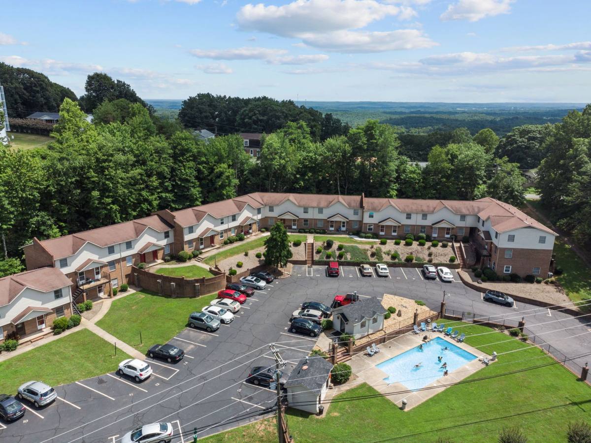 Apartment for rent at 50 Foxtree Dr, Martinsville, VA 24112
