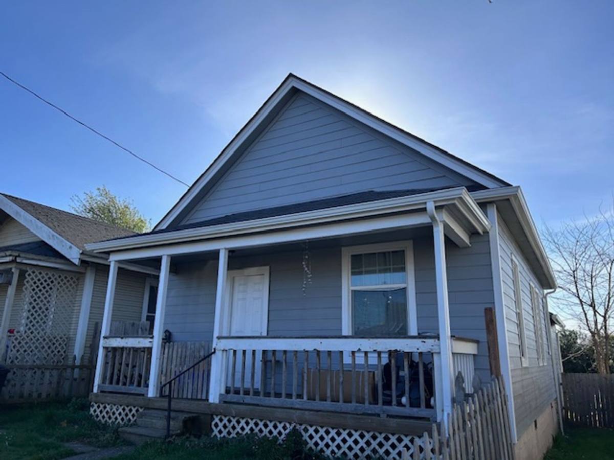 Apartment for rent at 1964 Meade, North Bend, OR 97459