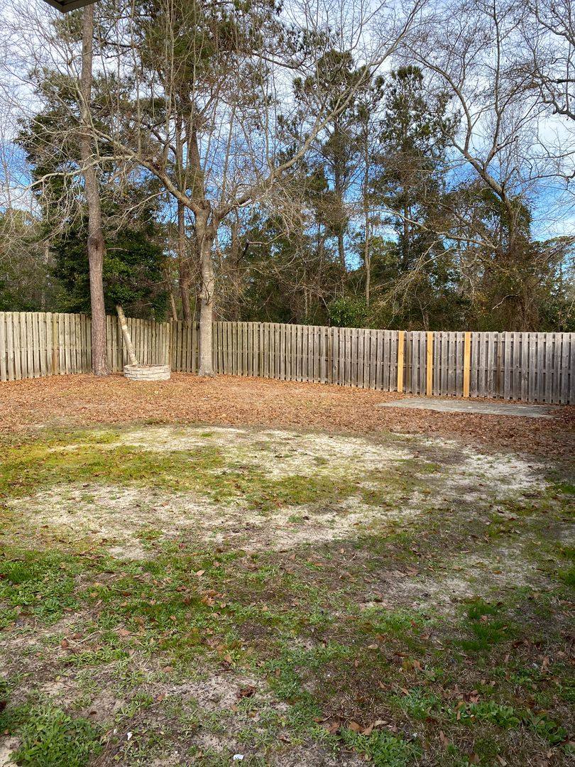 House for rent at 2537 Country Club Dr, Hampstead, NC 28443