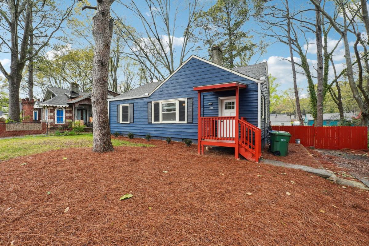 House for rent at 1435 Lanvale Dr SW, Atlanta, GA 30310