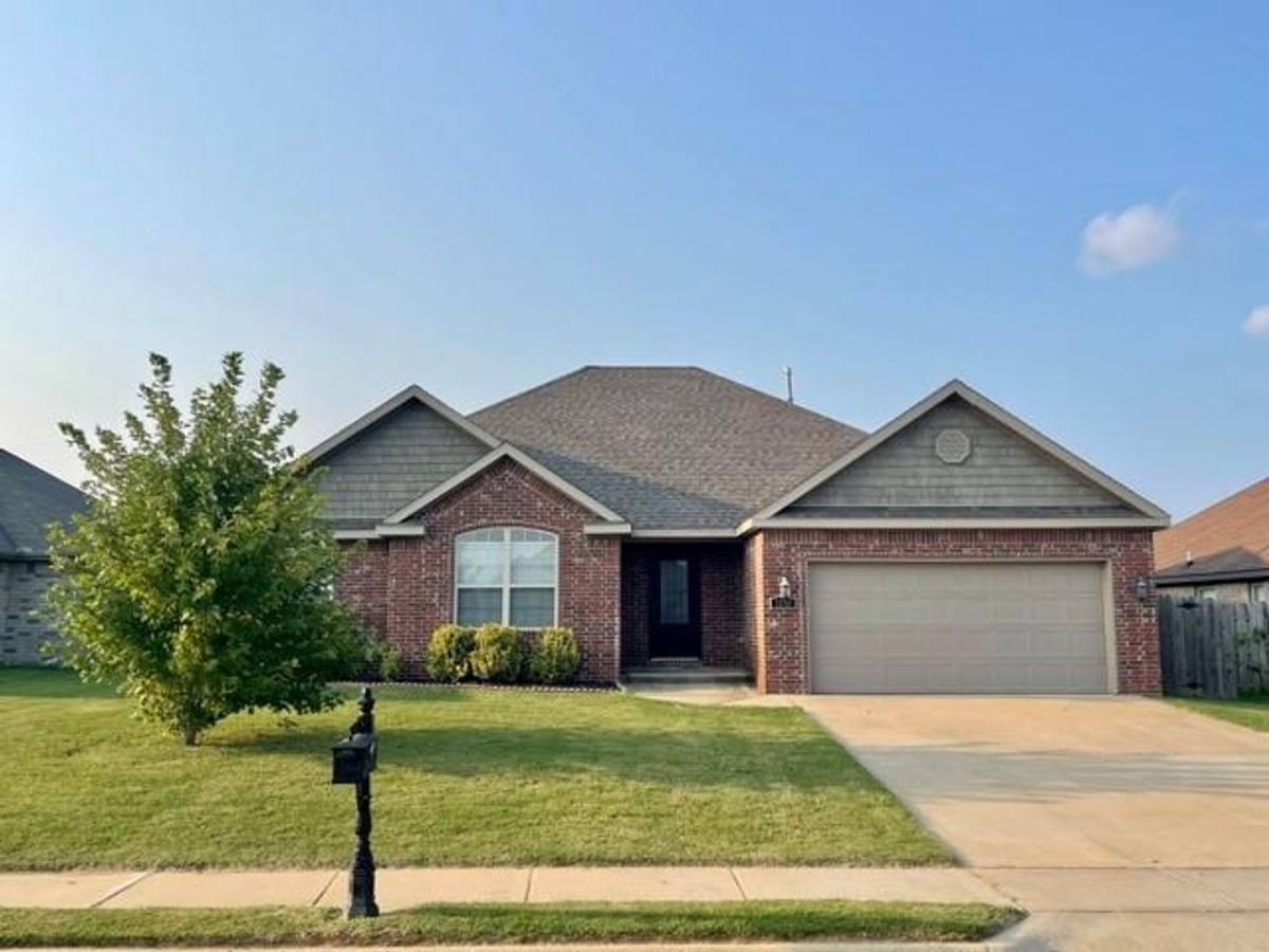 House for rent at 1151 Coventry Lane, Centerton, AR 72719