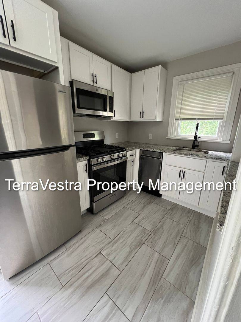 Apartment for rent at 79 N Main, Mullica Hill, NJ 08062