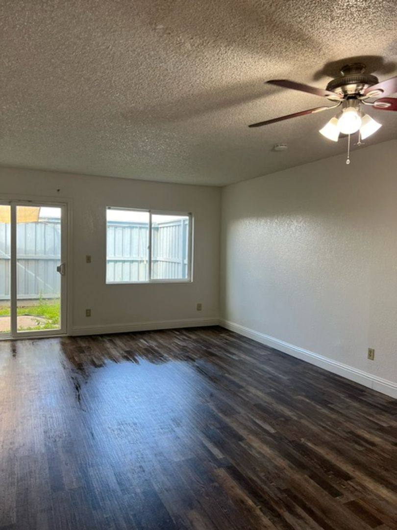 Townhouse for rent at 1509 Willow Ave, Clovis, CA 93612