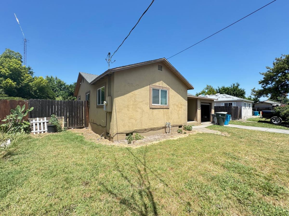 House for rent at 155 Clinton St, Yuba City, CA 95991