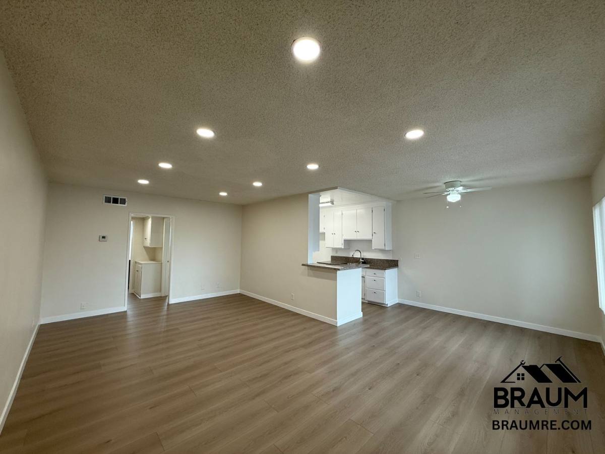 Apartment for rent at 6041 Whitsett Ave, North Hollywood, CA 91606