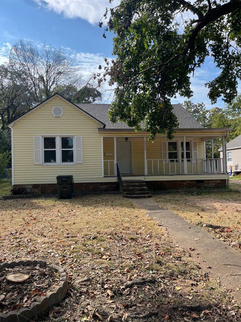 House for rent at 2008 S U St, Fort Smith, AR 72901