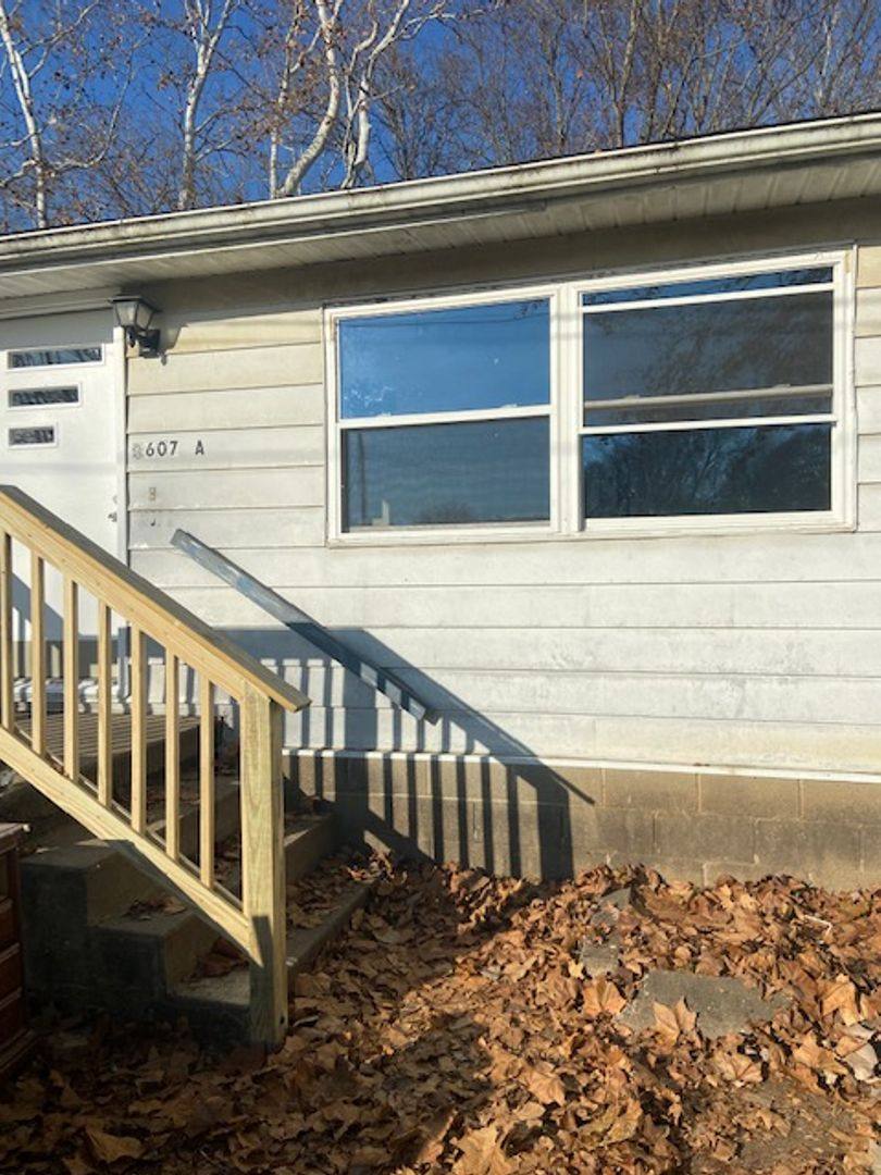 Apartment for rent at 3607 Rollins St, Parkersburg, WV 26101