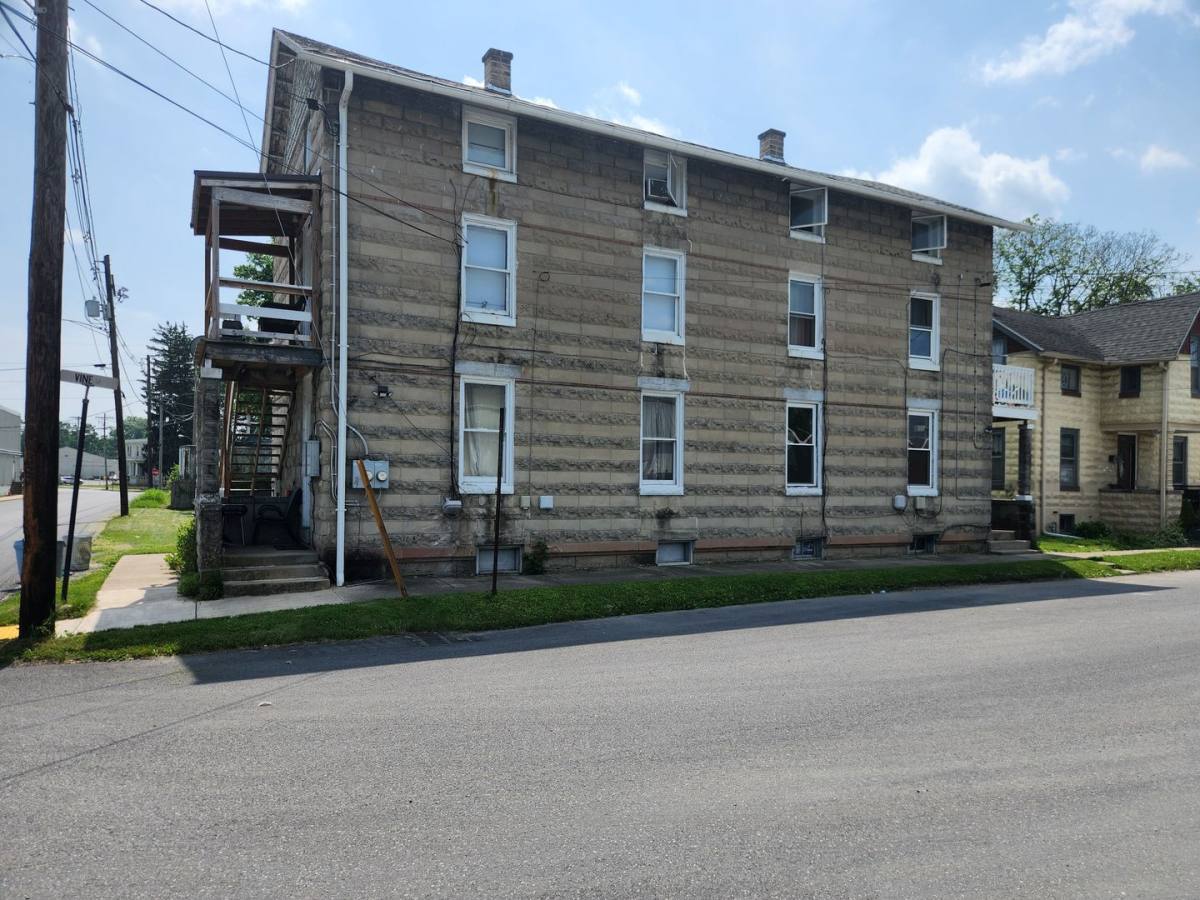 Apartment for rent at 200-208 W Vine St, Chambersburg, PA 17201