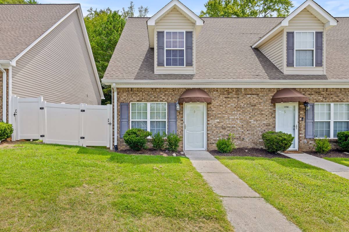 Townhouse for rent at 7510 Noah Reid Rd, Chattanooga, TN 37416