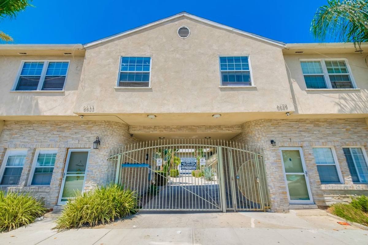 Apartment for rent at 6627-6635 Crenshaw Blvd, Los Angeles, CA 90043