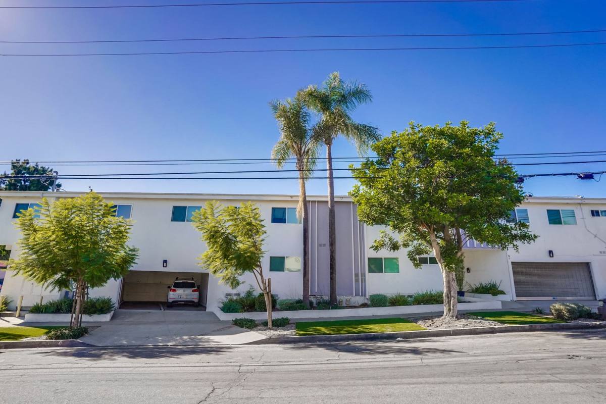 Apartment for rent at 715 Marlborough Ave, Inglewood, CA 90302