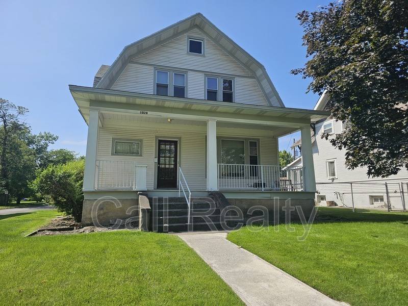 Apartment for rent at 1028 E Mission D, Spokane, WA 99202