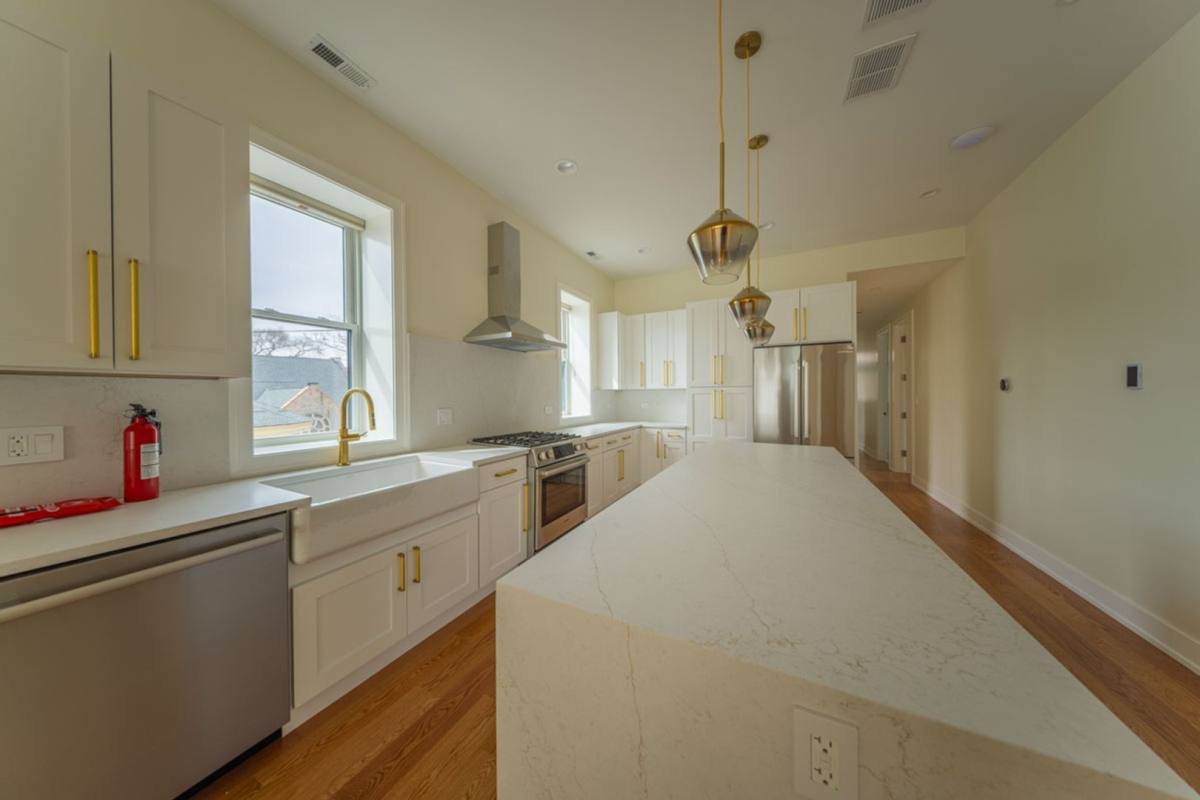 Apartment for rent at 2420 N Geneva, Chicago, IL 60614