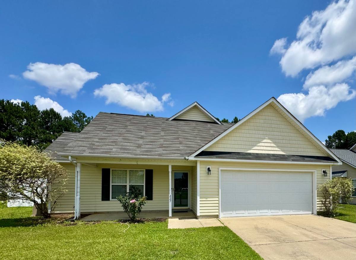House for rent at 227 Fairfield Circle, Raeford, NC 28376