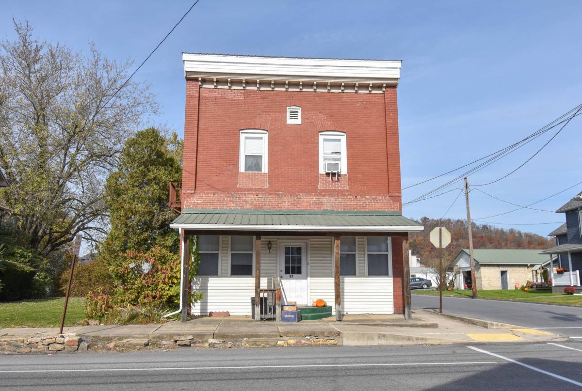 Apartment for rent at 97 Main St, Beech Creek, PA 16822