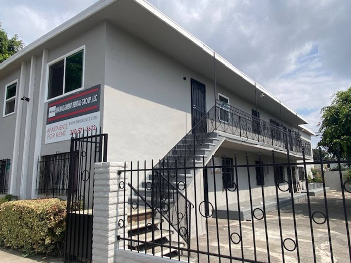 Apartment for rent at 7718-7722 S Avalon Blvd, Los Angeles, CA 90003