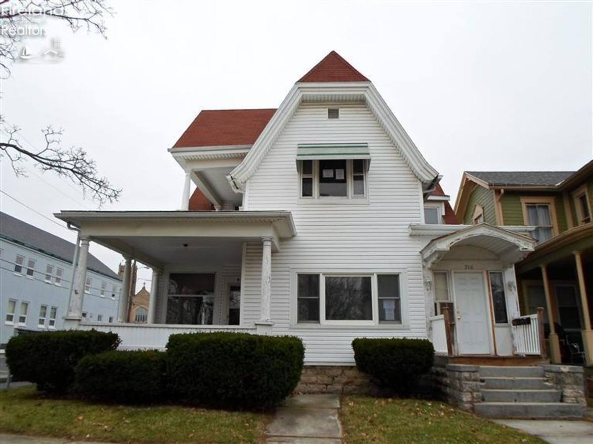 Apartment for rent at 214 Park Ave, Fremont, OH 43420