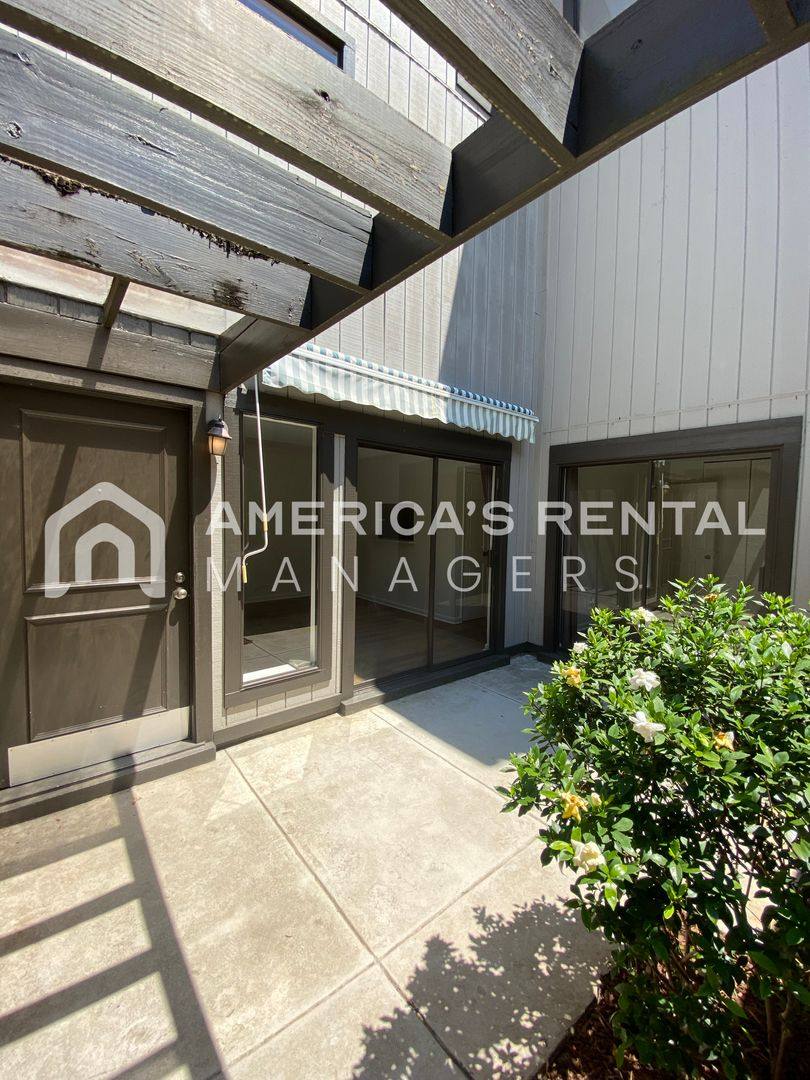 Condo for rent at 3350 Altamont Rd S, Birmingham, AL 35205
