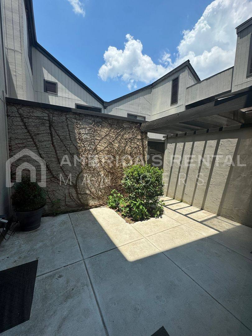 Condo for rent at 3350 Altamont Rd S, Birmingham, AL 35205