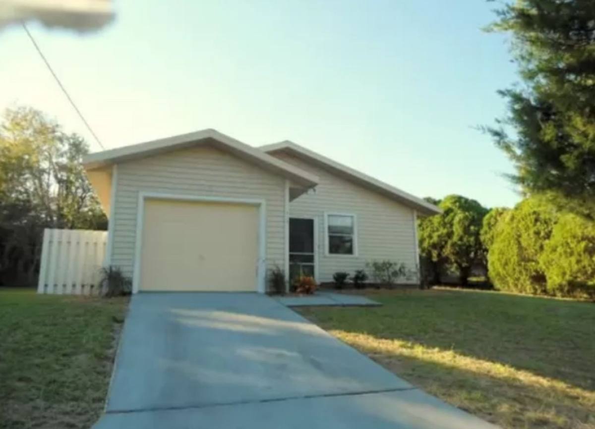 House for rent at 415 W Circlewood St, Inverness, FL 34452