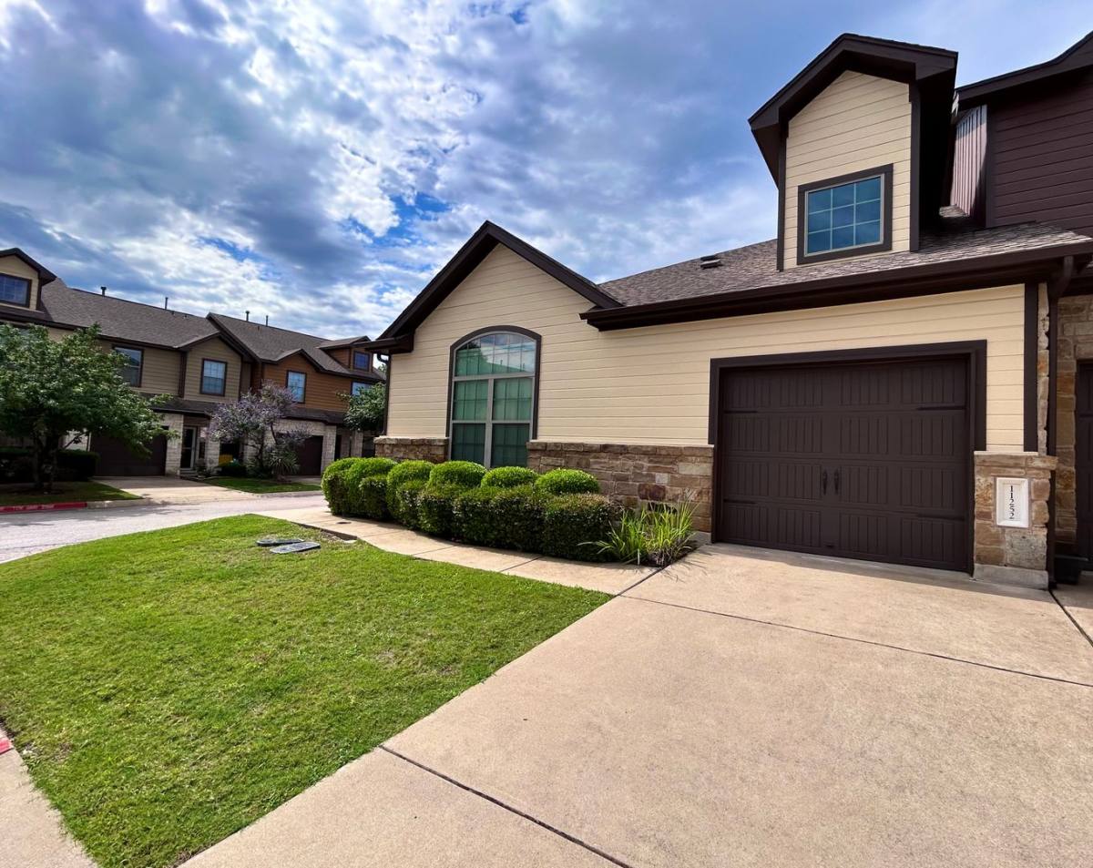 Townhouse for rent at 11252 Lost Maples Trail, Austin, TX 78748