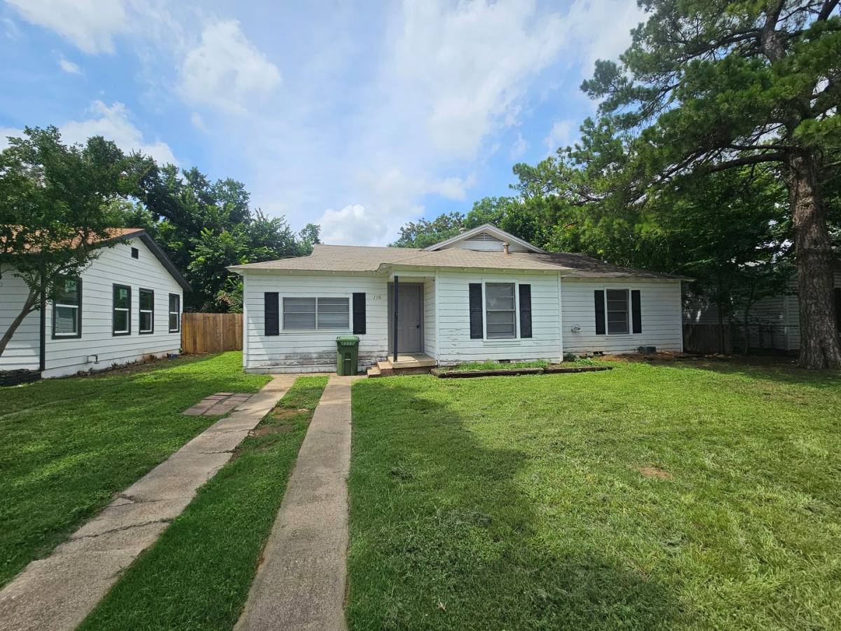 116 Charlene Dr, Hurst, TX 76053