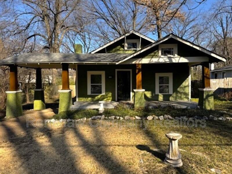 House for rent at 3298 Spottswood Ave, Memphis, TN 38111