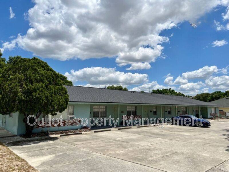 Apartment for rent at 325 N 5th St #325-2, Haines City, FL 33844