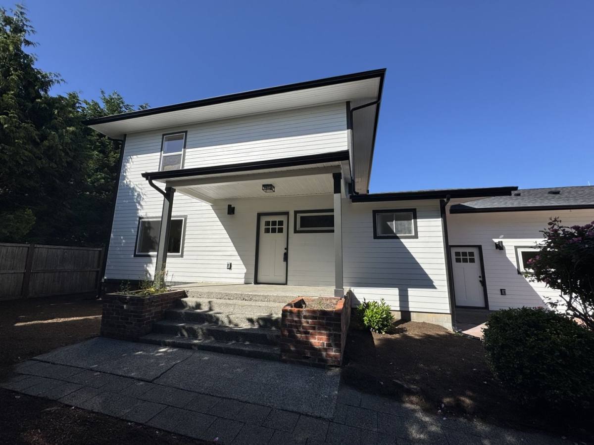 Apartment for rent at 7816 SE Trails End Dr A-B, Lakewood, WA 98499