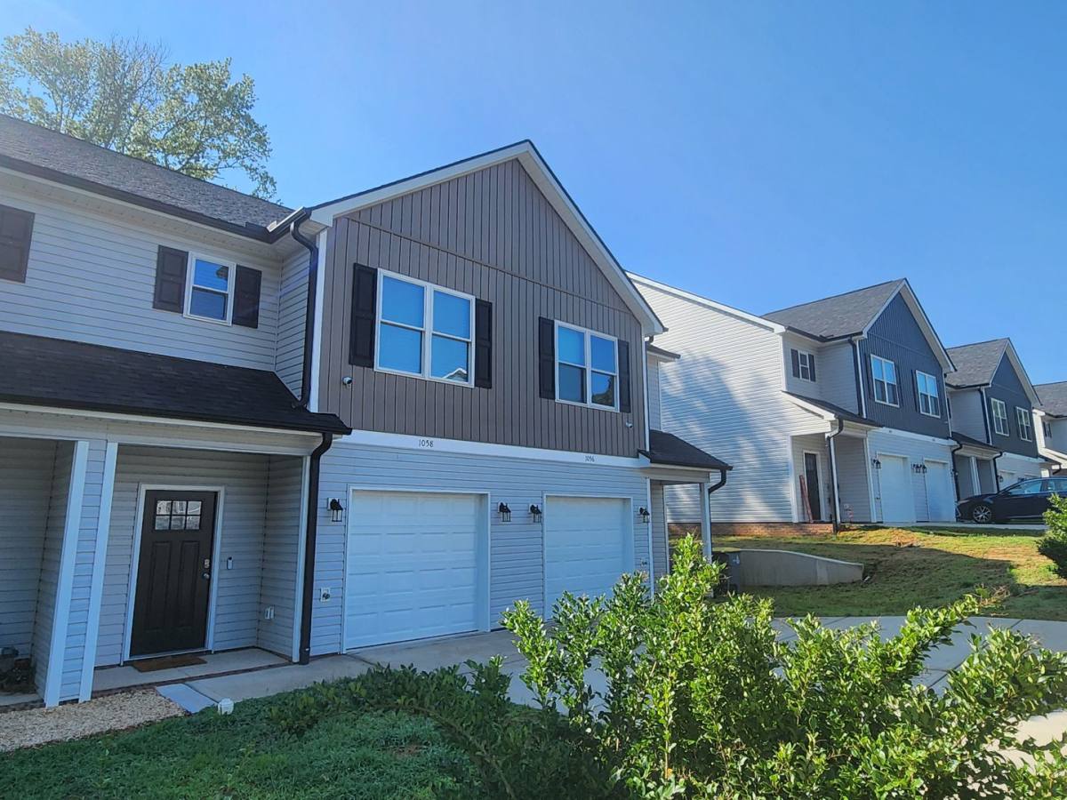 Townhouse for rent at 1058 McLain Rd, Kannapolis, NC 28083