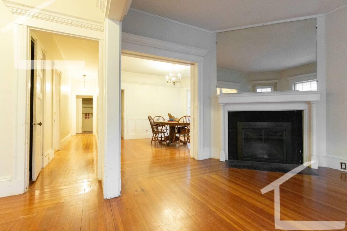 Apartment for rent at 14 Littell Rd #1A, Brookline, MA 02446
