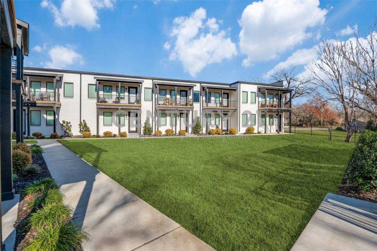 Apartment for rent at 408 Dr Martin Luther King Jr Blvd, Waxahachie, TX 75165