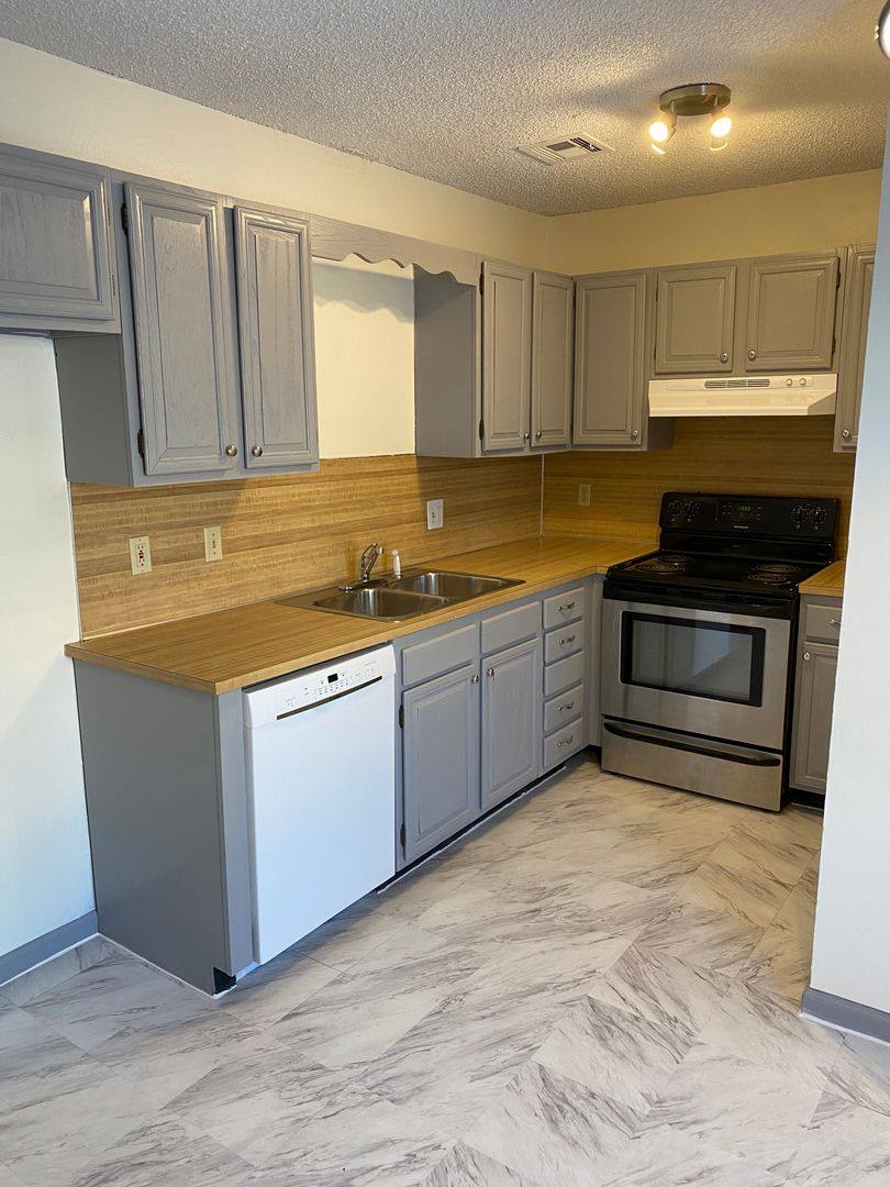 House for rent at 402 W Quantico St, Broken Arrow, OK 74011