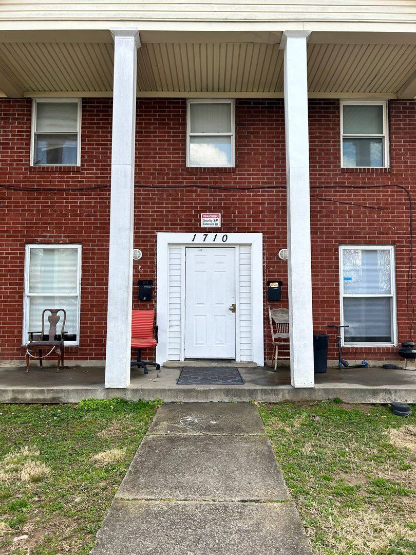 Apartment for rent at 1710 Liberty Bell Way, Louisville, KY 40215