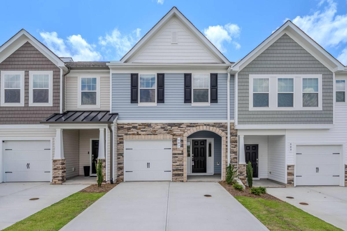 Townhouse for rent at 607 Leland Hill Circle, Zebulon, NC 27597