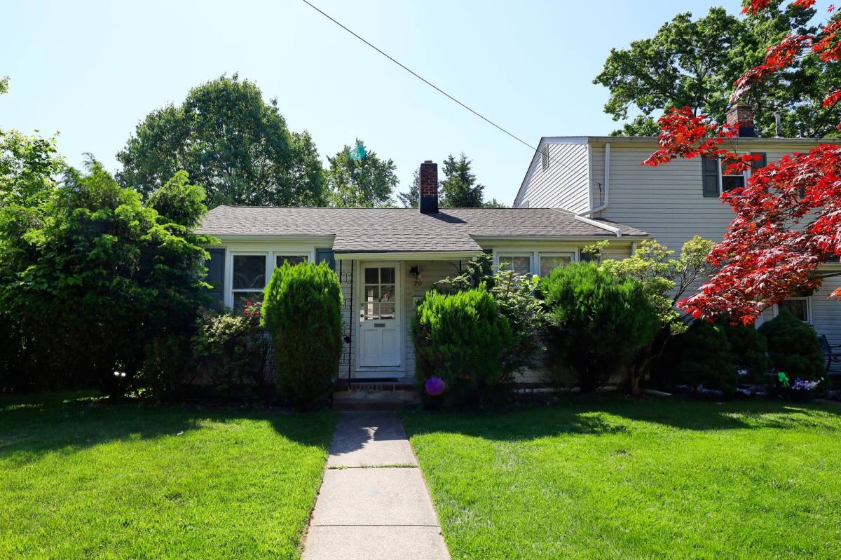 Apartment for rent at 14 De Graw Ave, Clifton, NJ 07013