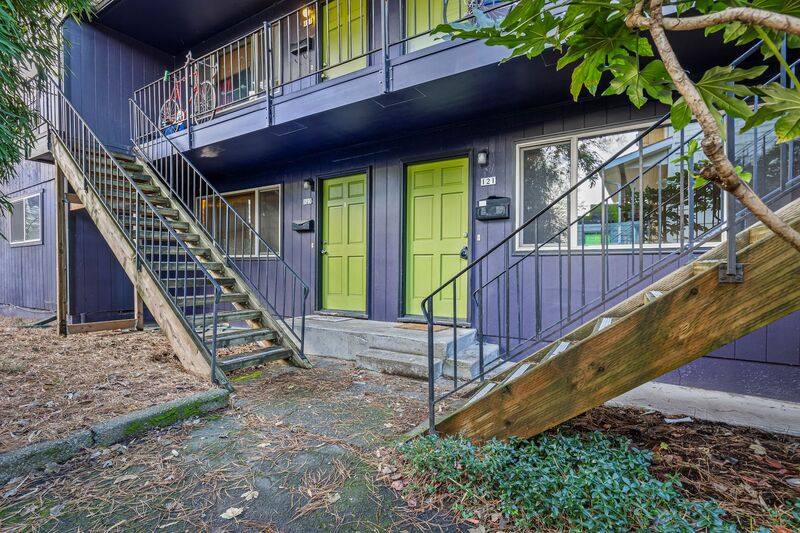 Apartment for rent at 127A SE 30th Place, Portland, OR 97214