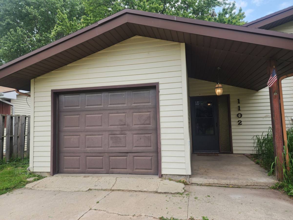 Apartment for rent at 1102 - 1104 E Northwood Dr, Appleton, WI 54911