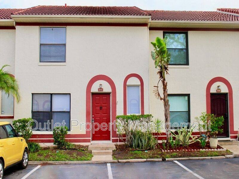 Townhouse for rent at 6291 Arlington Court #215, Orlando, FL 32807