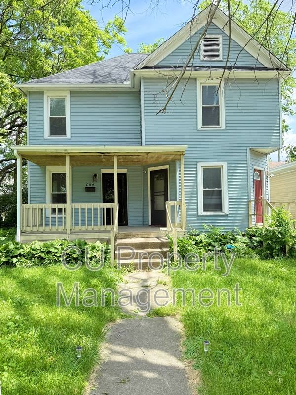 House for rent at 704 S Vine St, Urbana, IL 61801