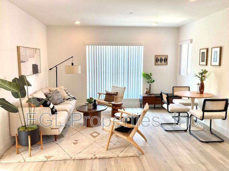 Apartment for rent at 744 S Mariposa Ave #207, Los Angeles, CA 90005