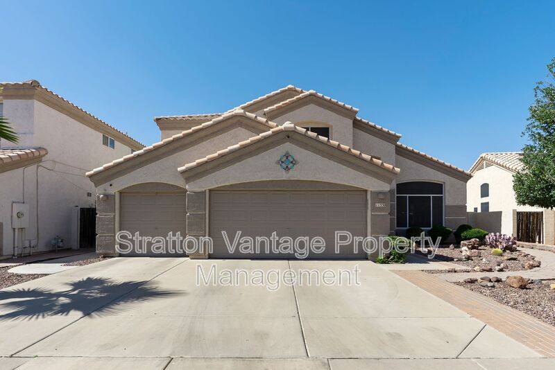 House for rent at 11530 W Palm Brook Dr, Avondale, AZ 85392