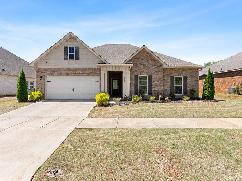 House for rent at 6502 Moon Crest Lane NW, Huntsville, AL 35806