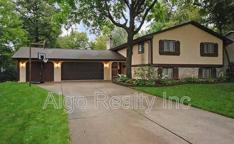 House for rent at 7268 Sunnyslope Dr, Maple Grove, MN 55311