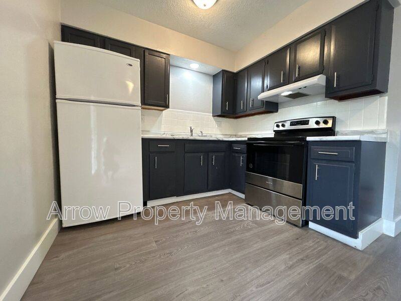 Apartment for rent at 222 Park Ave #1, Maryville, MO 64468