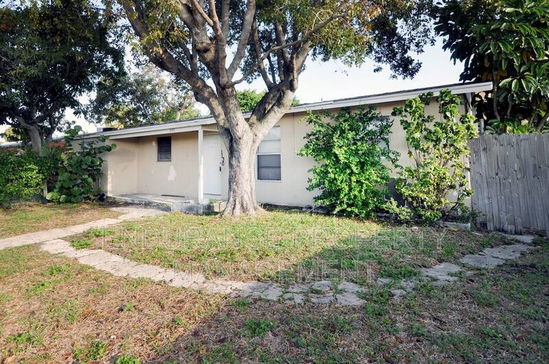 House for rent at 1130 W 23rd St, West Palm Beach, FL 33404