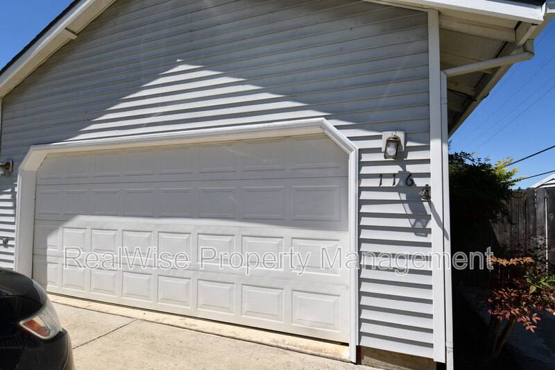 House for rent at 116 SE Debbie Way, Myrtle Creek, OR 97457