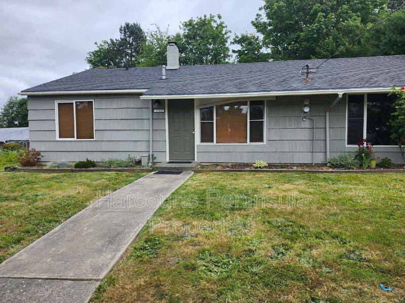 Apartment for rent at 1742 Anderson St, Bremerton, WA 98312