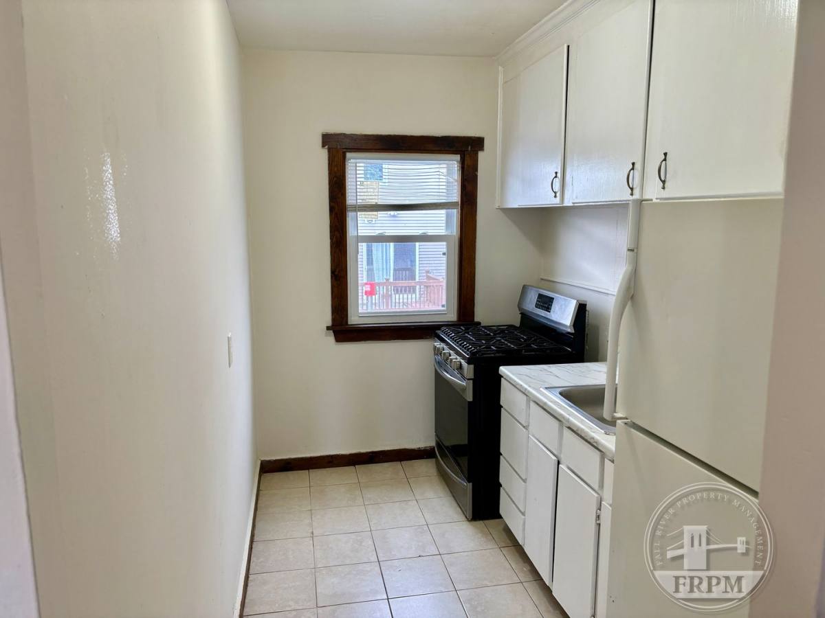 Apartment for rent at 118 Seabury St, Fall River, MA 02720